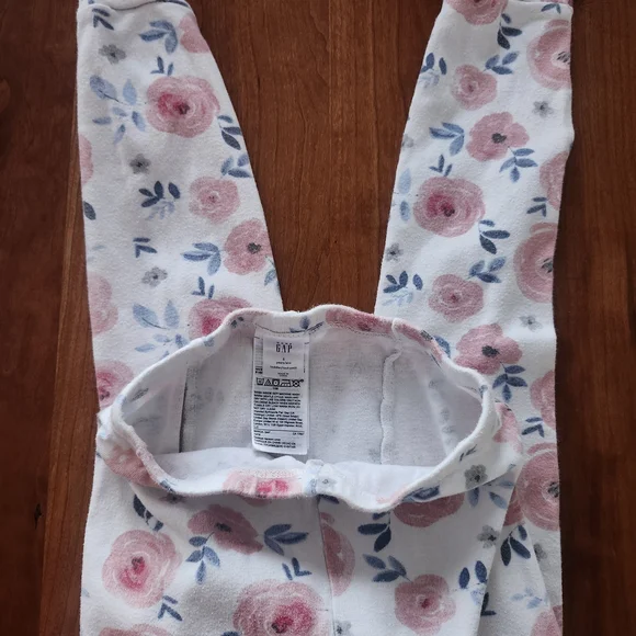 Gap - Picture 3 of 7